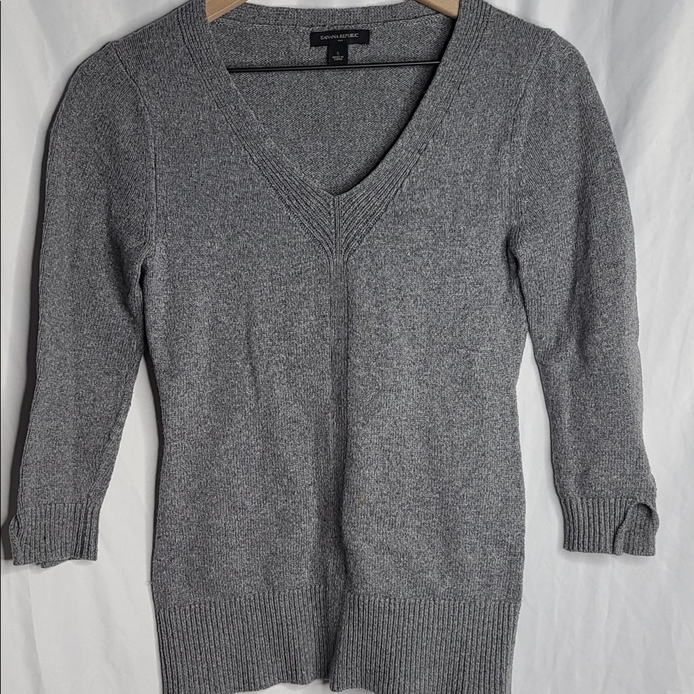 Banana Republic Women’s V Neck Sweater Size S
